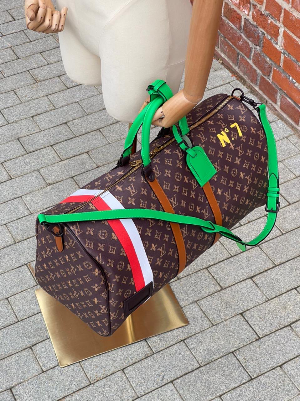 ДОРОЖНАЯ СУМКА LOUIS VUITTON детальное фото
