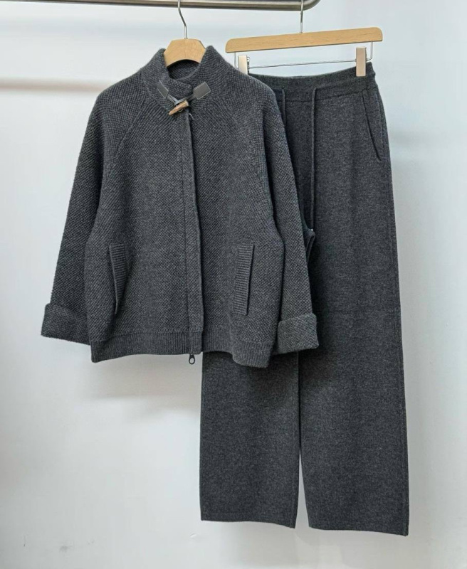 КОСТЮМ LORO PIANA фото