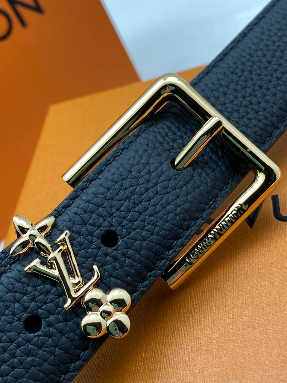 РЕМЕНЬ ДВУХСТОРОННИЙ LOUIS VUITTON детальное фото