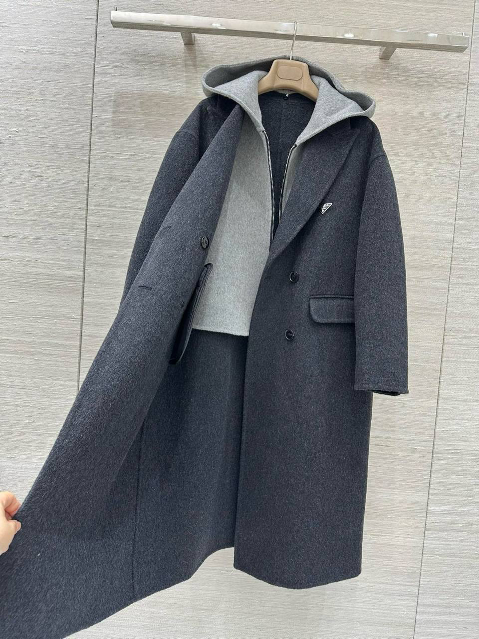 ПАЛЬТО PRADA детальное фото