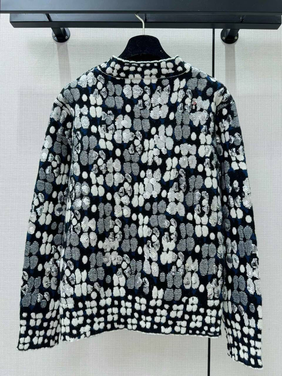 СВИТЕР CHANEL детальное фото