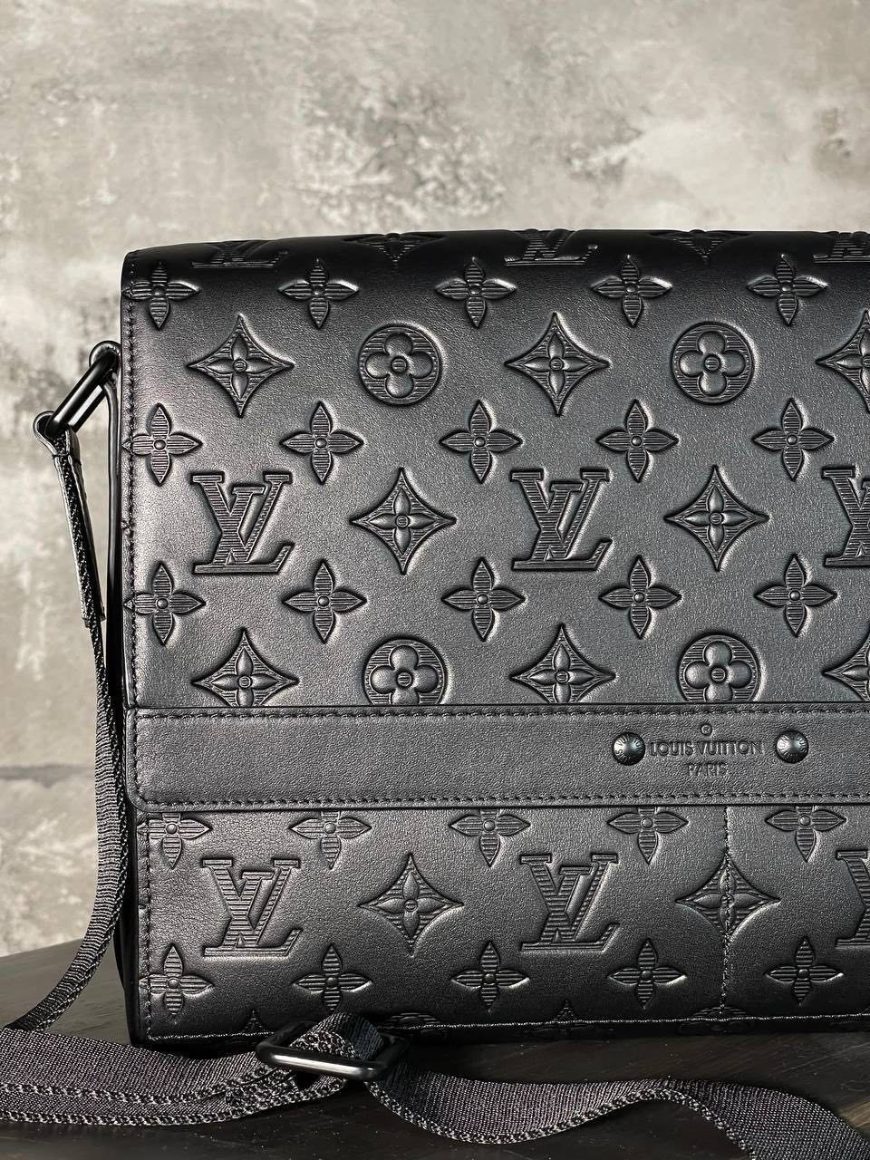 МУЖСКАЯ СУМКА МЕССЕНДЖЕР LOUIS VUITTON детальное фото