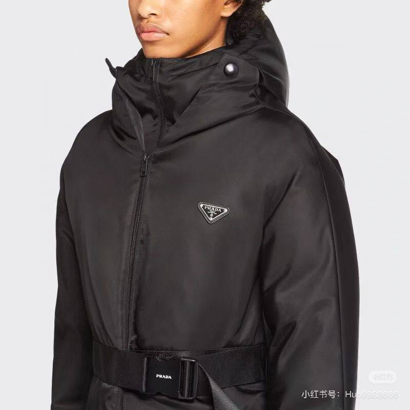 ПУХОВИК PRADA детальное фото
