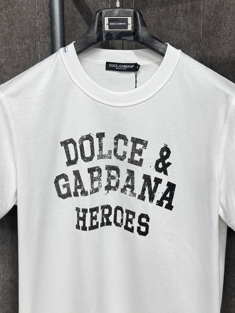 МУЖСКАЯ ФУТБОЛКА DOLCE & GABBANA детальное фото