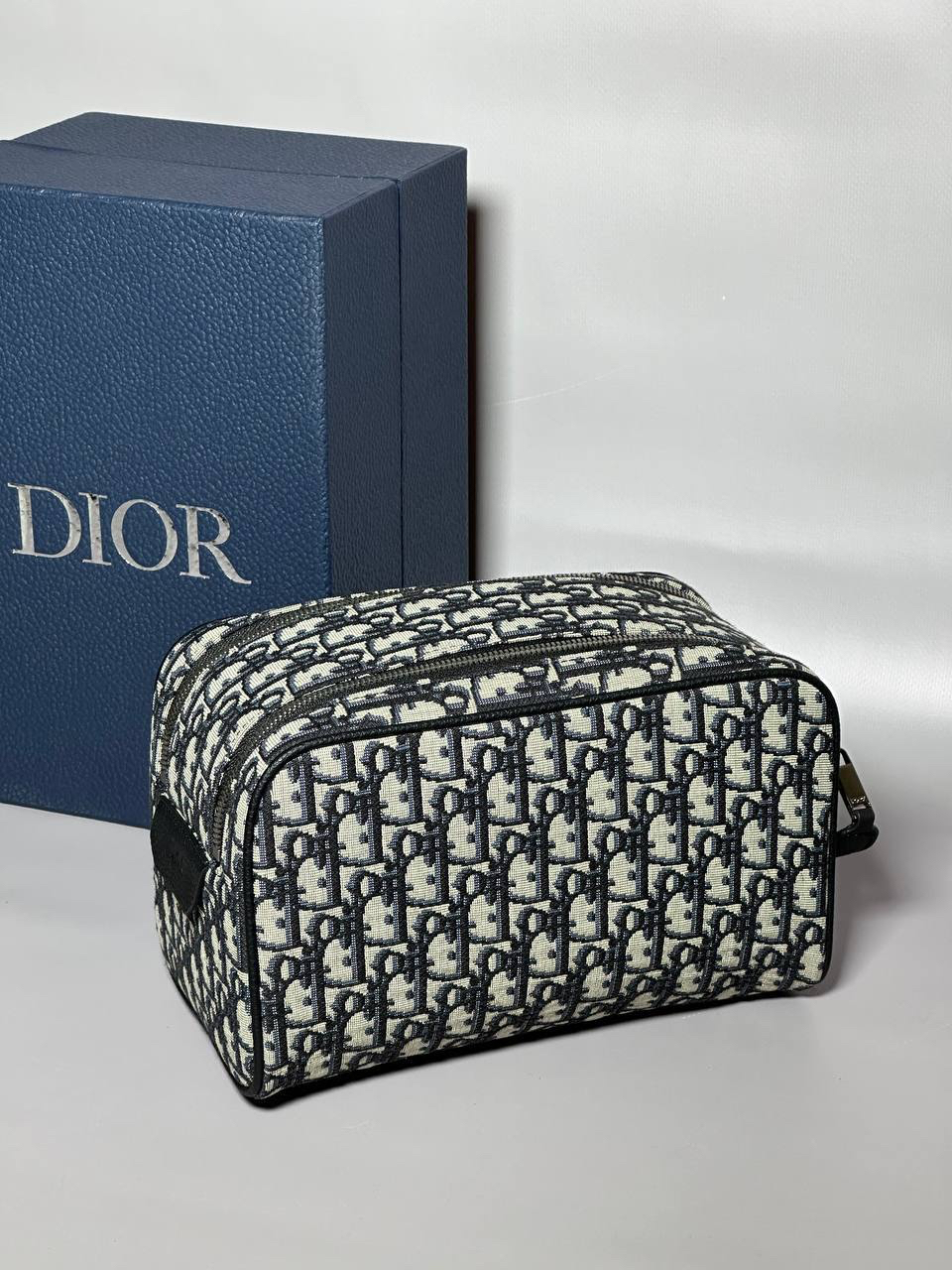 МУЖСКОЙ НЕСЕССЕР КОСМЕТИЧКА CHRISTIAN DIOR детальное фото