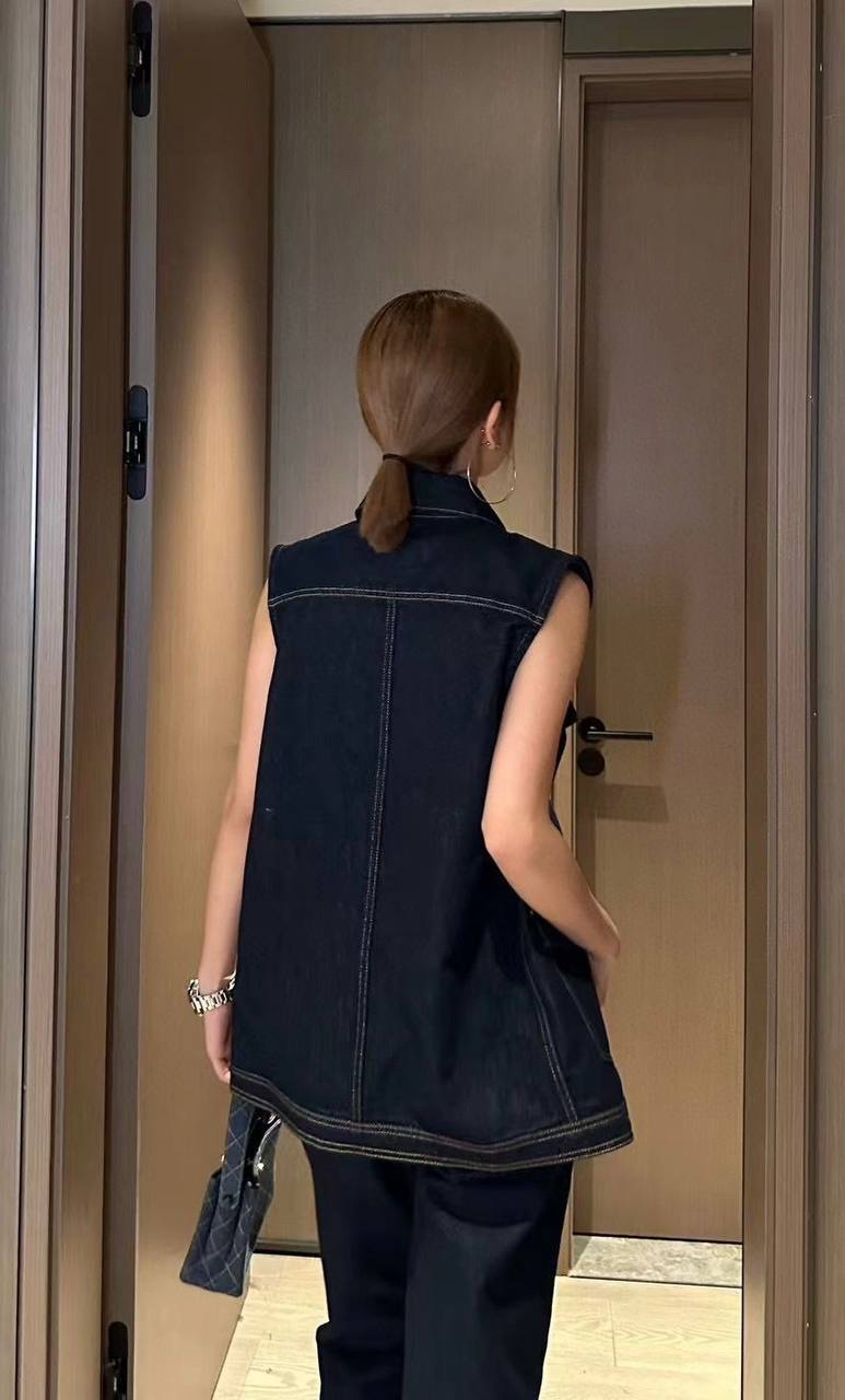 КОСТЮМ CHANEL детальное фото