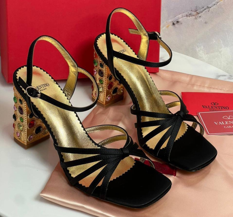 БОСОНОЖКИ VALENTINO фото