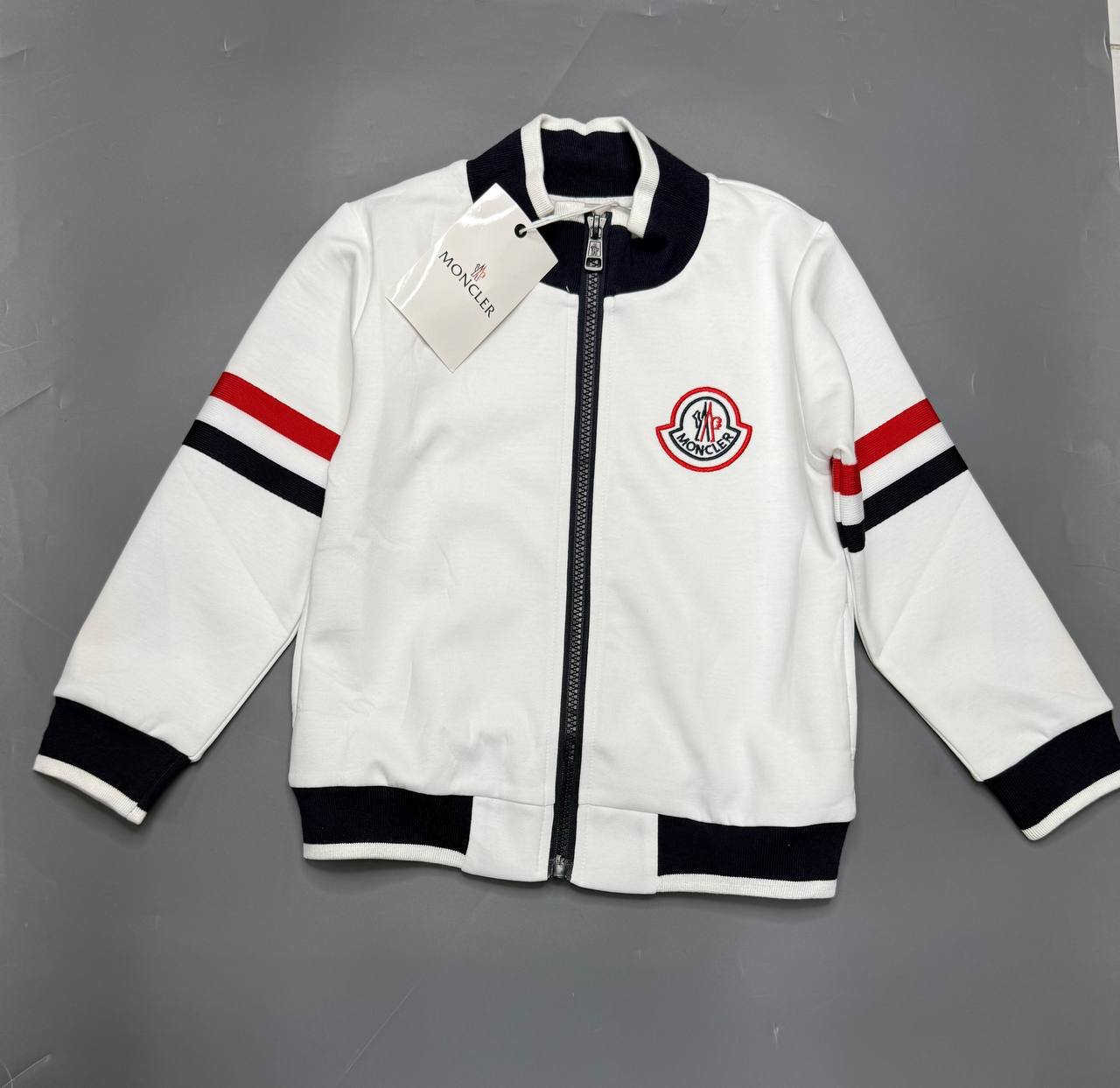 ДЕТСКИЙ КОСТЮМ MONCLER детальное фото