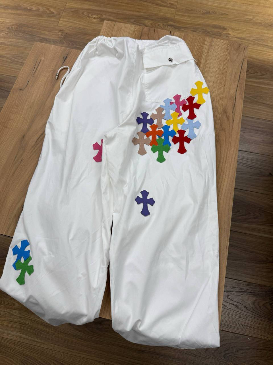 БРЮКИ CHROME HEARTS детальное фото