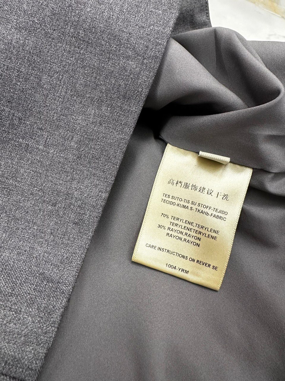 КОСТЮМ детальное фото