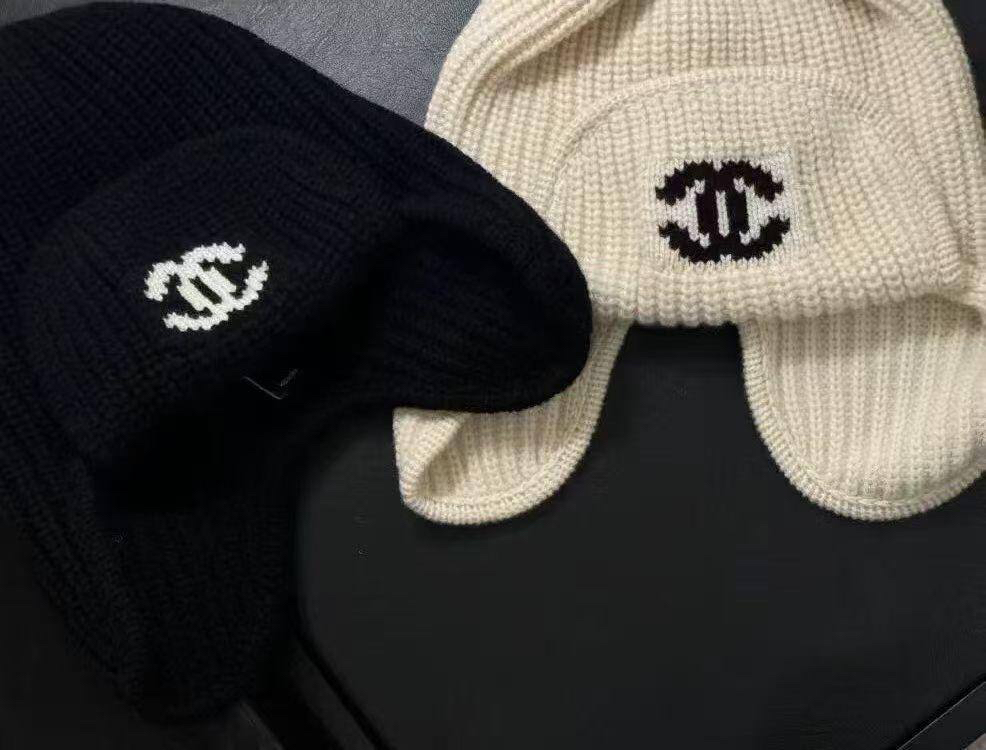 ШАПКА CHANEL детальное фото