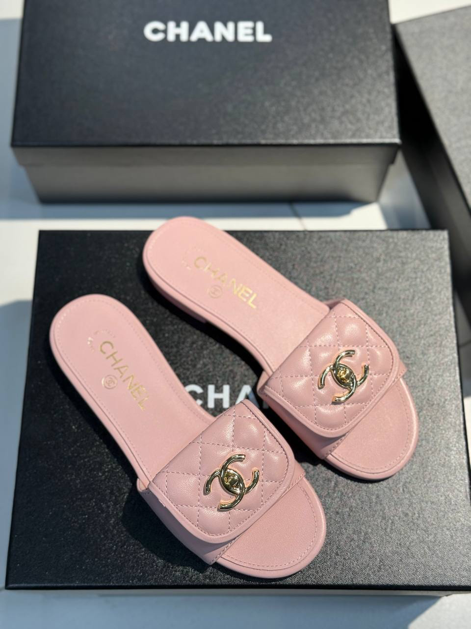 ШЛЕПКИ CHANEL детальное фото