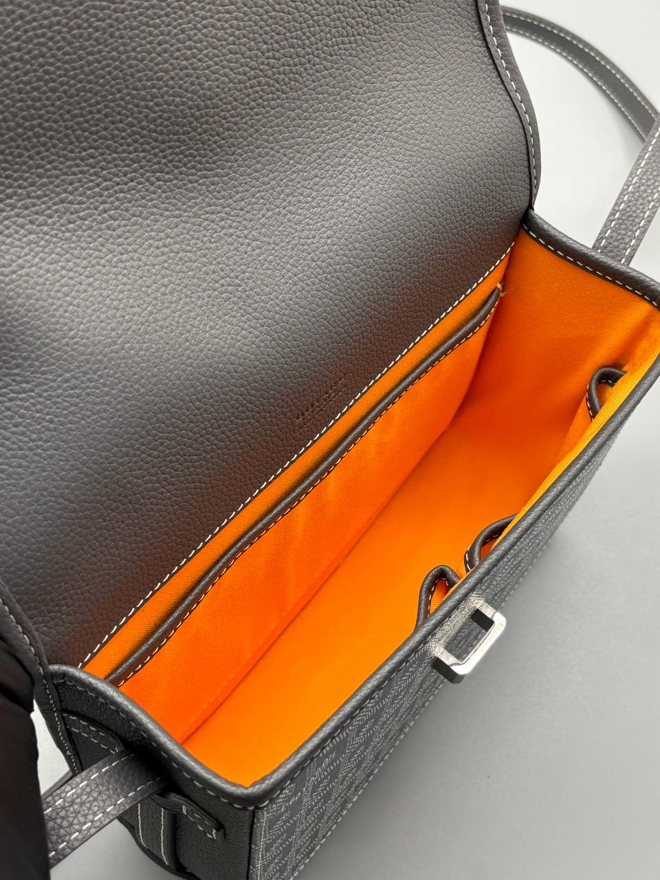 МУЖСКАЯ СУМКА МЕССЕНДЖЕР GOYARD детальное фото