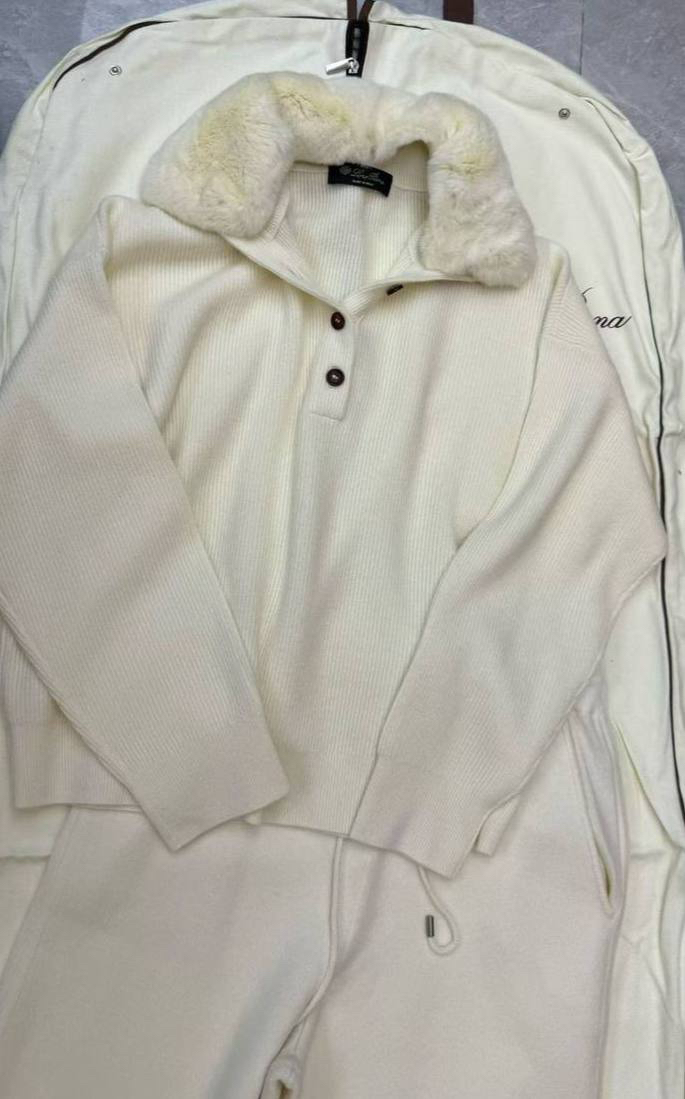 КОСТЮМ LORO PIANA детальное фото