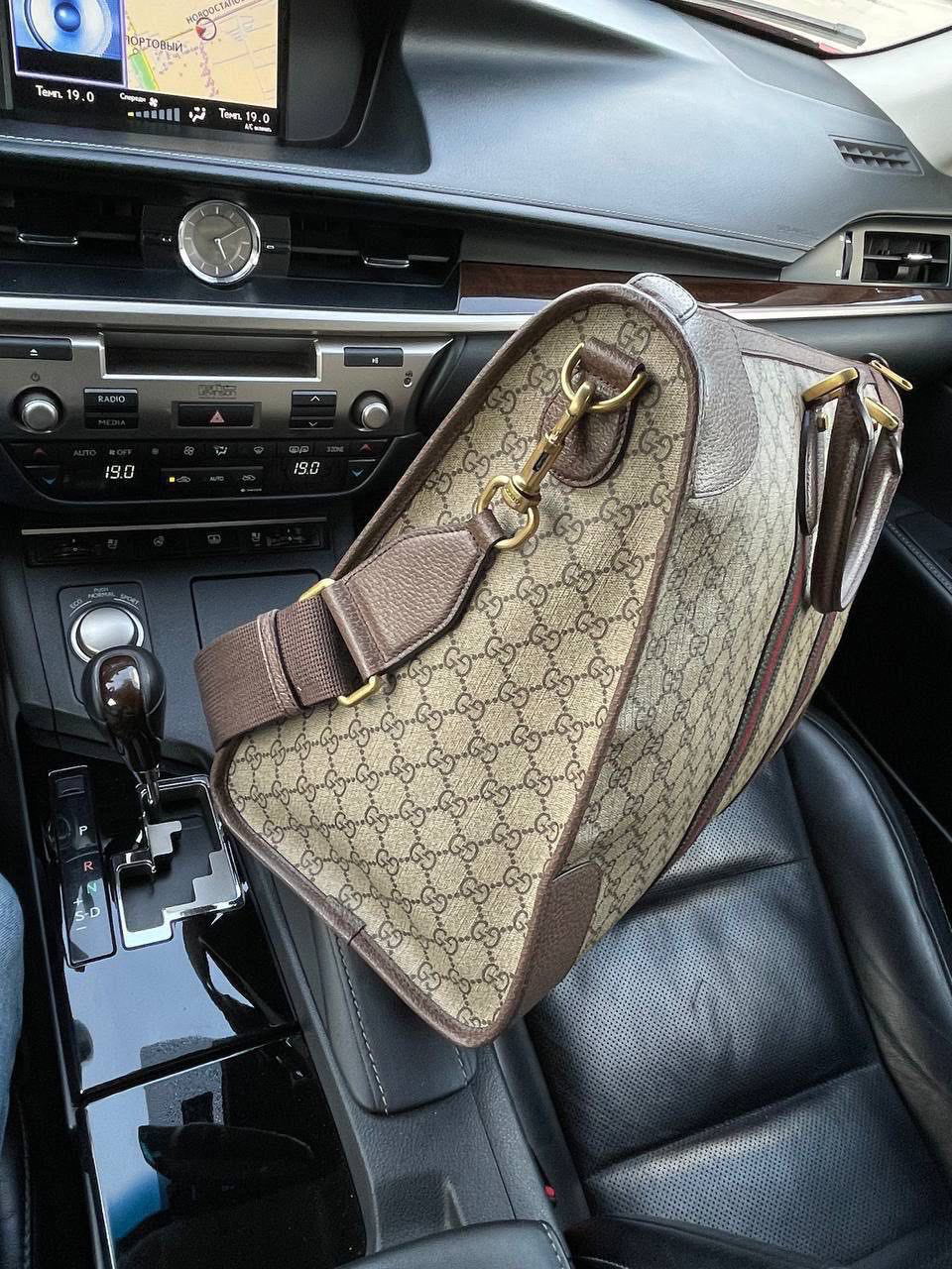 МУЖСКОЙ ПОРТФЕЛЬ GUCCI детальное фото