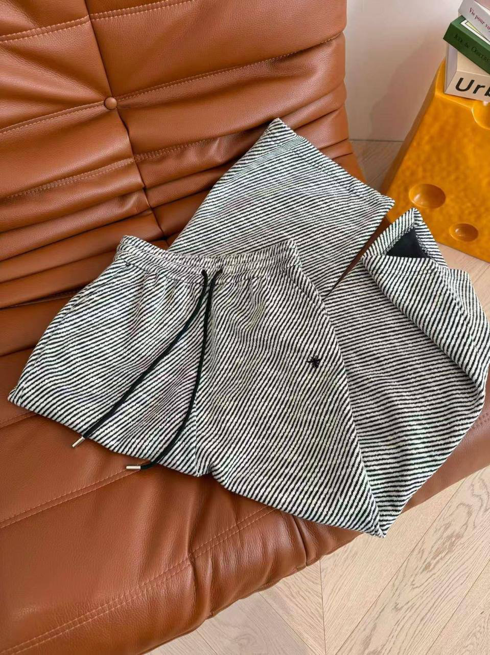 БРЮКИ CHRISTIAN DIOR детальное фото