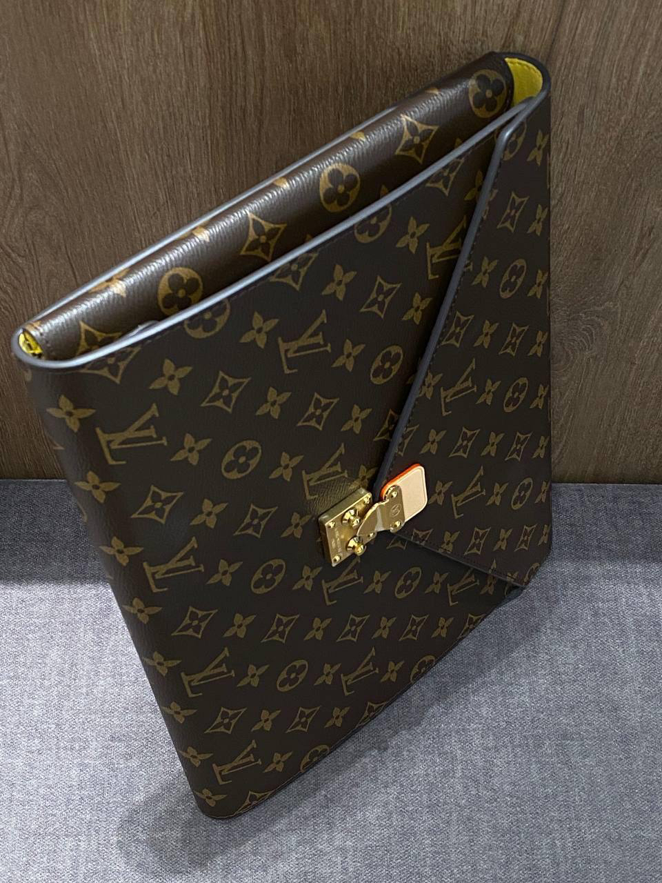 ПАПКА LOUIS VUITTON детальное фото