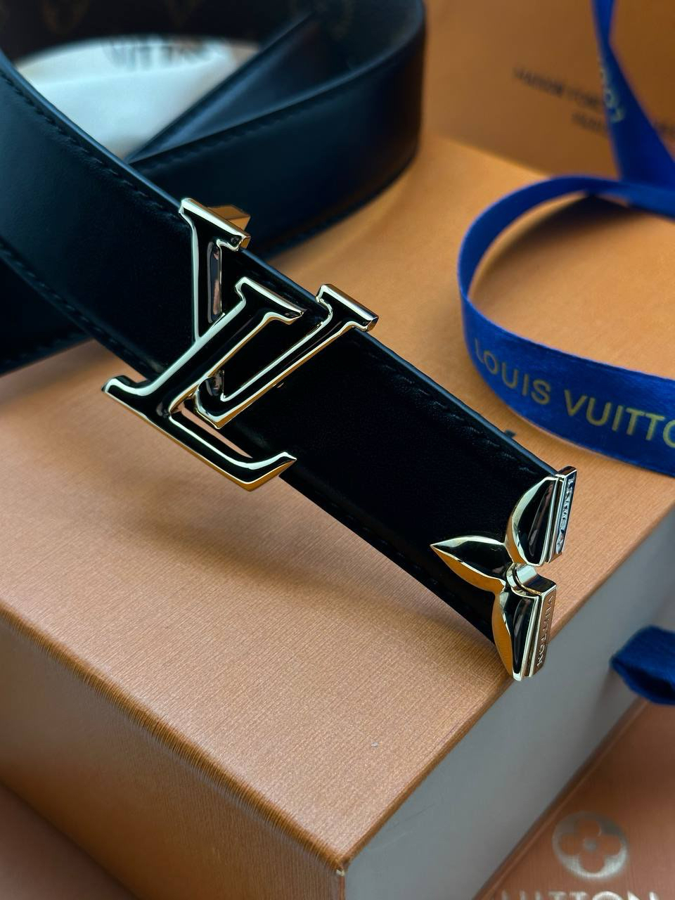 ЖЕНСКИЙ РЕМЕНЬ LOUIS VUITTON детальное фото