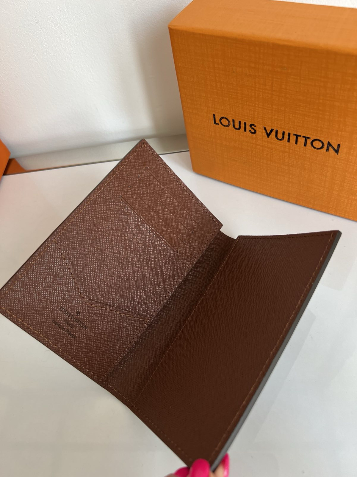 ОБЛОЖКА НА ПАСПОРТ LOUIS VUITTON детальное фото
