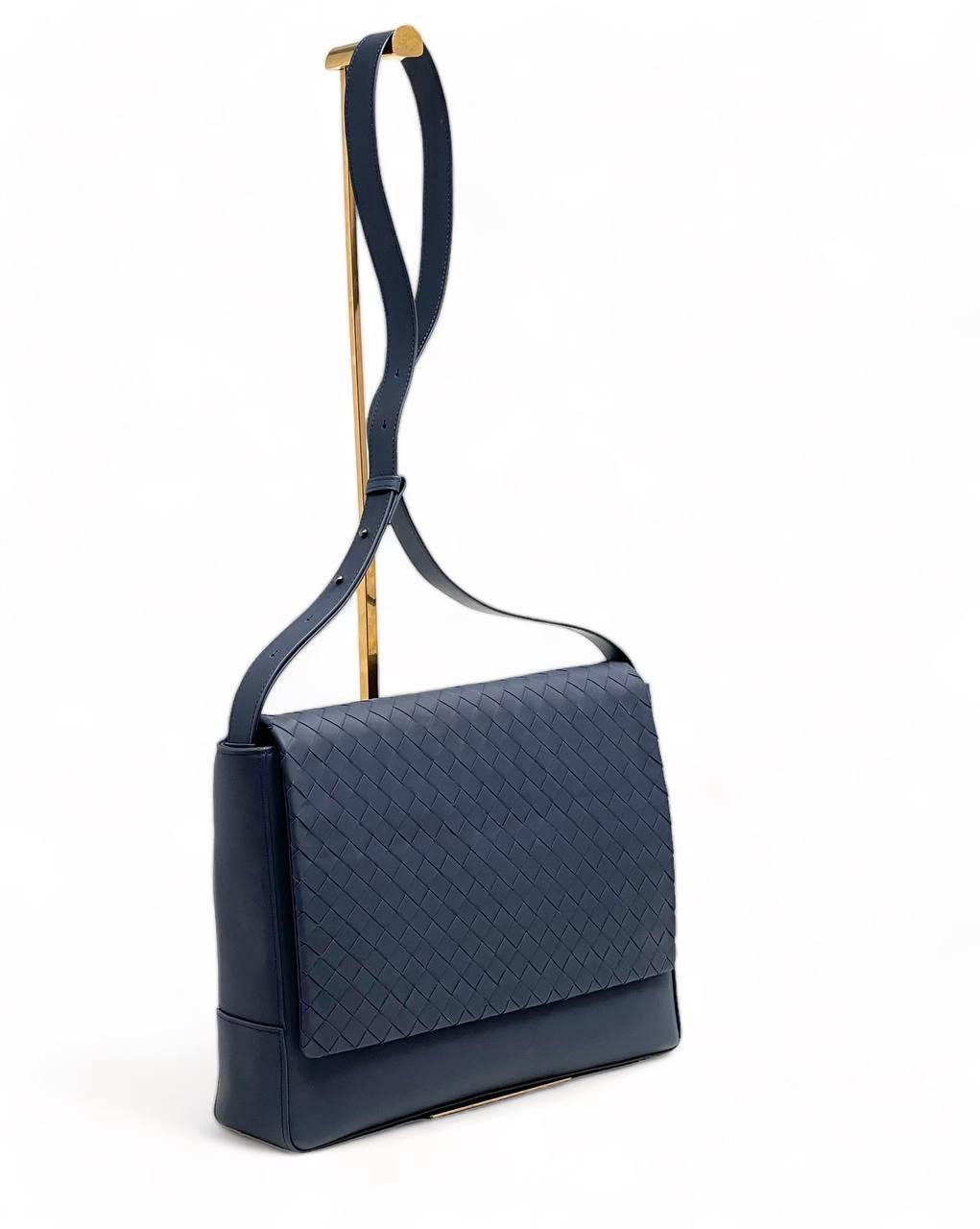 МУЖСКАЯ СУМКА МЕССЕНДЖЕР BOTTEGA VENETA детальное фото