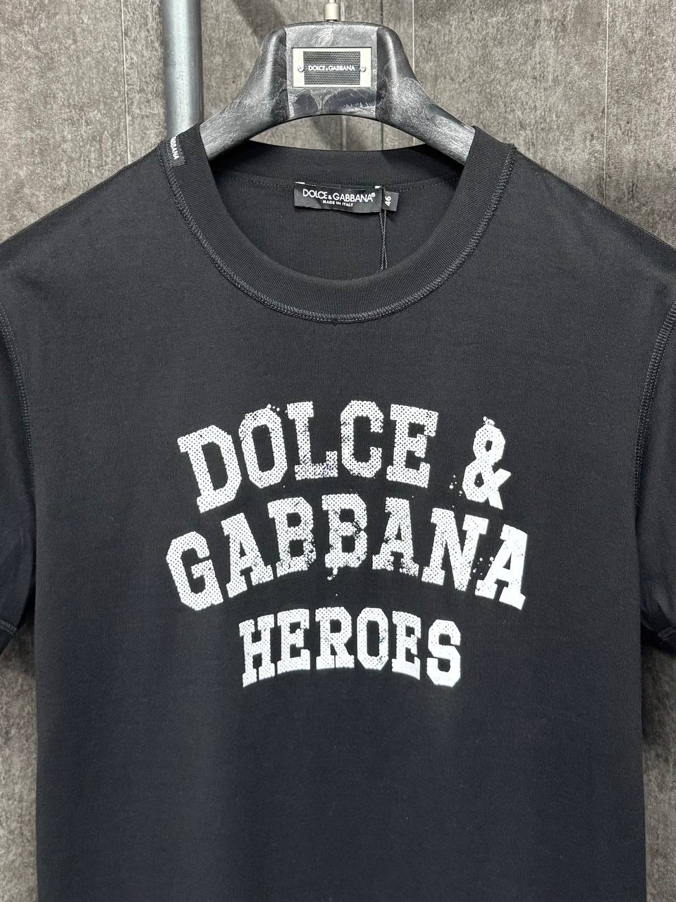 МУЖСКАЯ ФУТБОЛКА DOLCE & GABBANA детальное фото