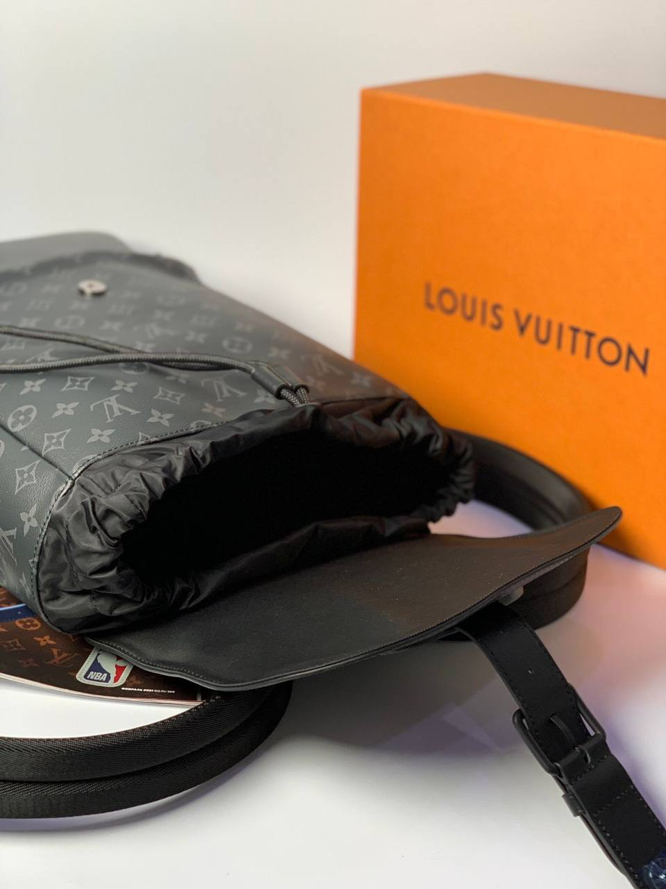 МУЖСКОЙ РЮКЗАК LOUIS VUITTON детальное фото