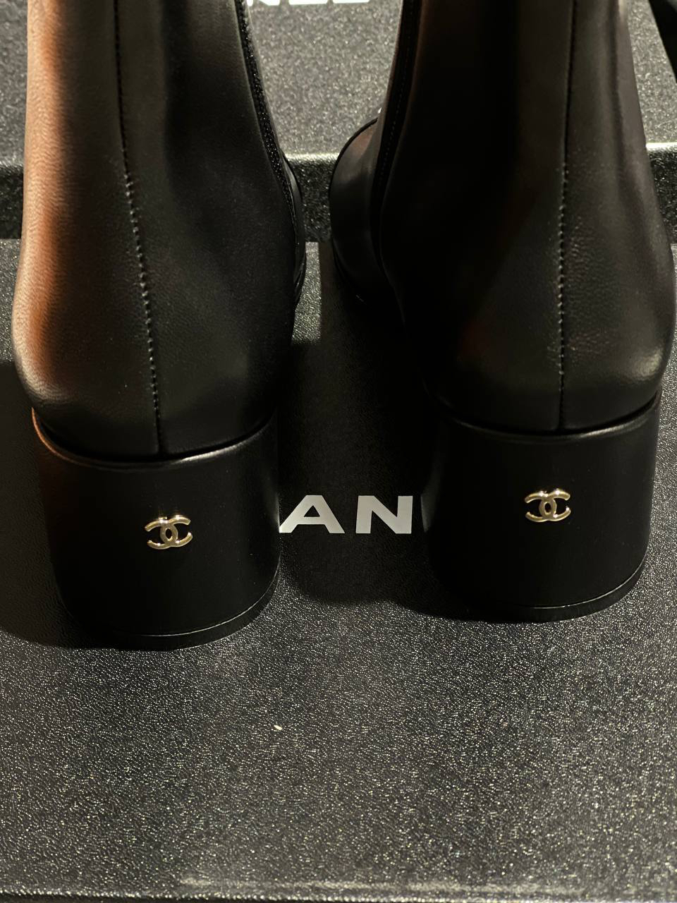 БОТИЛЬОНЫ CHANEL детальное фото