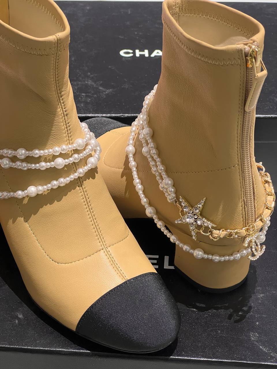 БОТИЛЬОНЫ CHANEL детальное фото