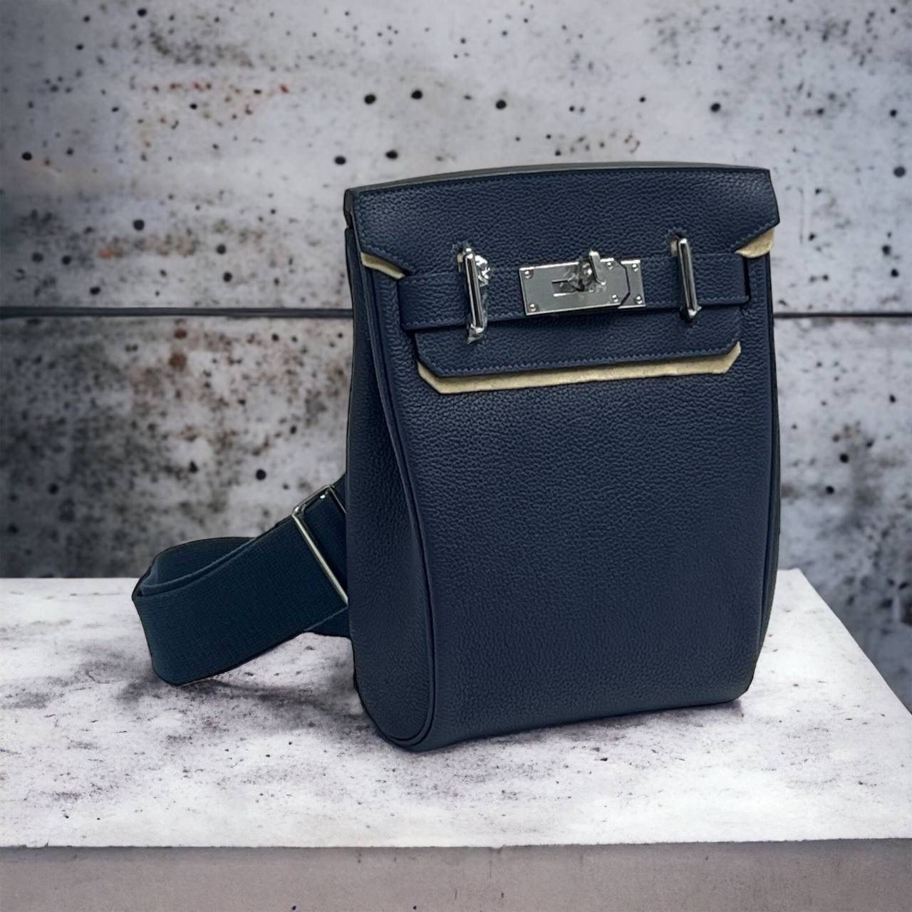 МУЖСКАЯ СУМКА СЛИНГ HERMES детальное фото