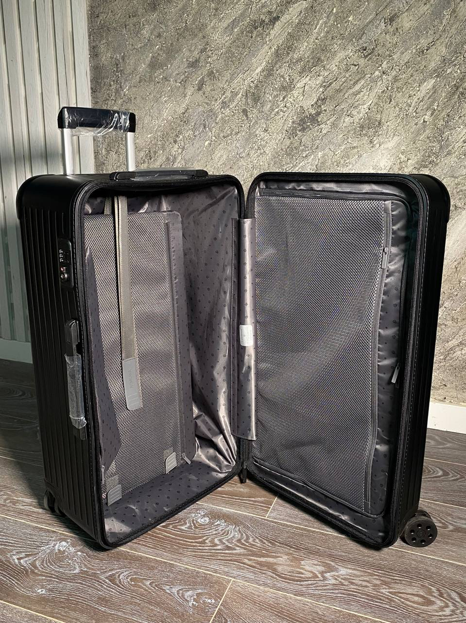 ЧЕМОДАН RIMOWA детальное фото