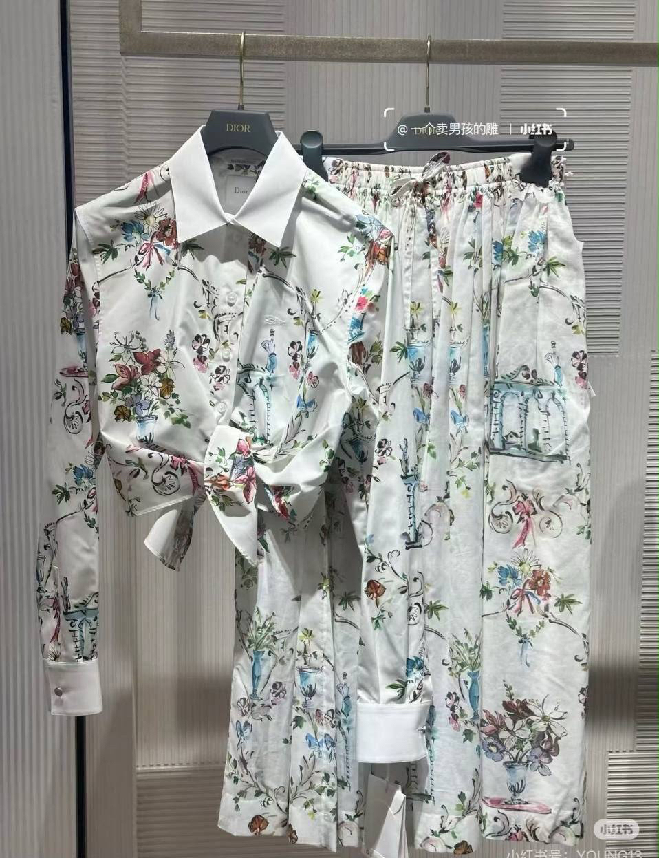 КОСТЮМ CHRISTIAN DIOR детальное фото