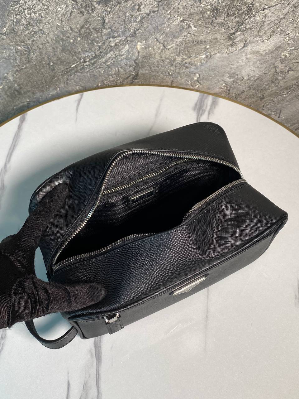 МУЖСКОЙ НЕСЕССЕР КОСМКТИЧКА PRADA детальное фото