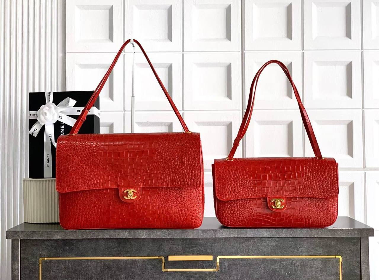 СУМКА CHANEL MAXI FLAP детальное фото