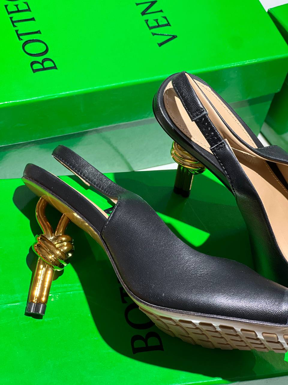 БОСОНОЖКИ BOTTEGA VENETA детальное фото