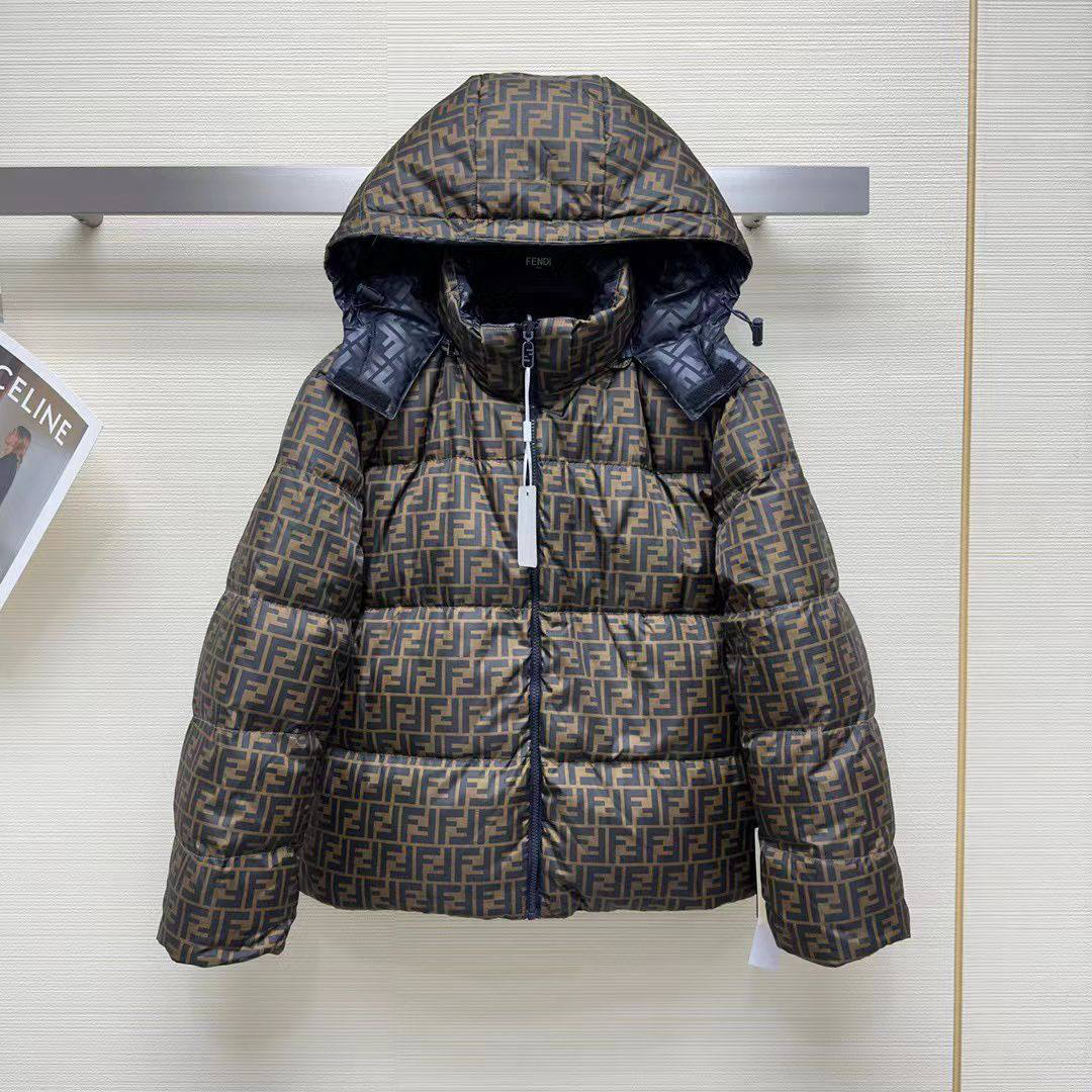 ПУХОВИК ДВУХСТОРОННИЙ FENDI детальное фото