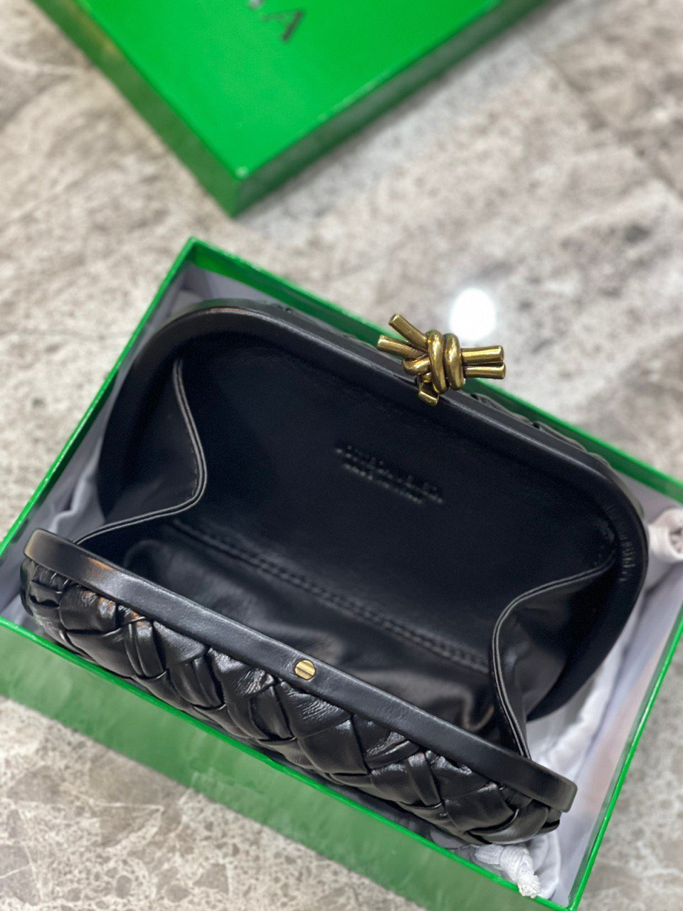 КЛАТЧ BOTTEGA VENETA детальное фото