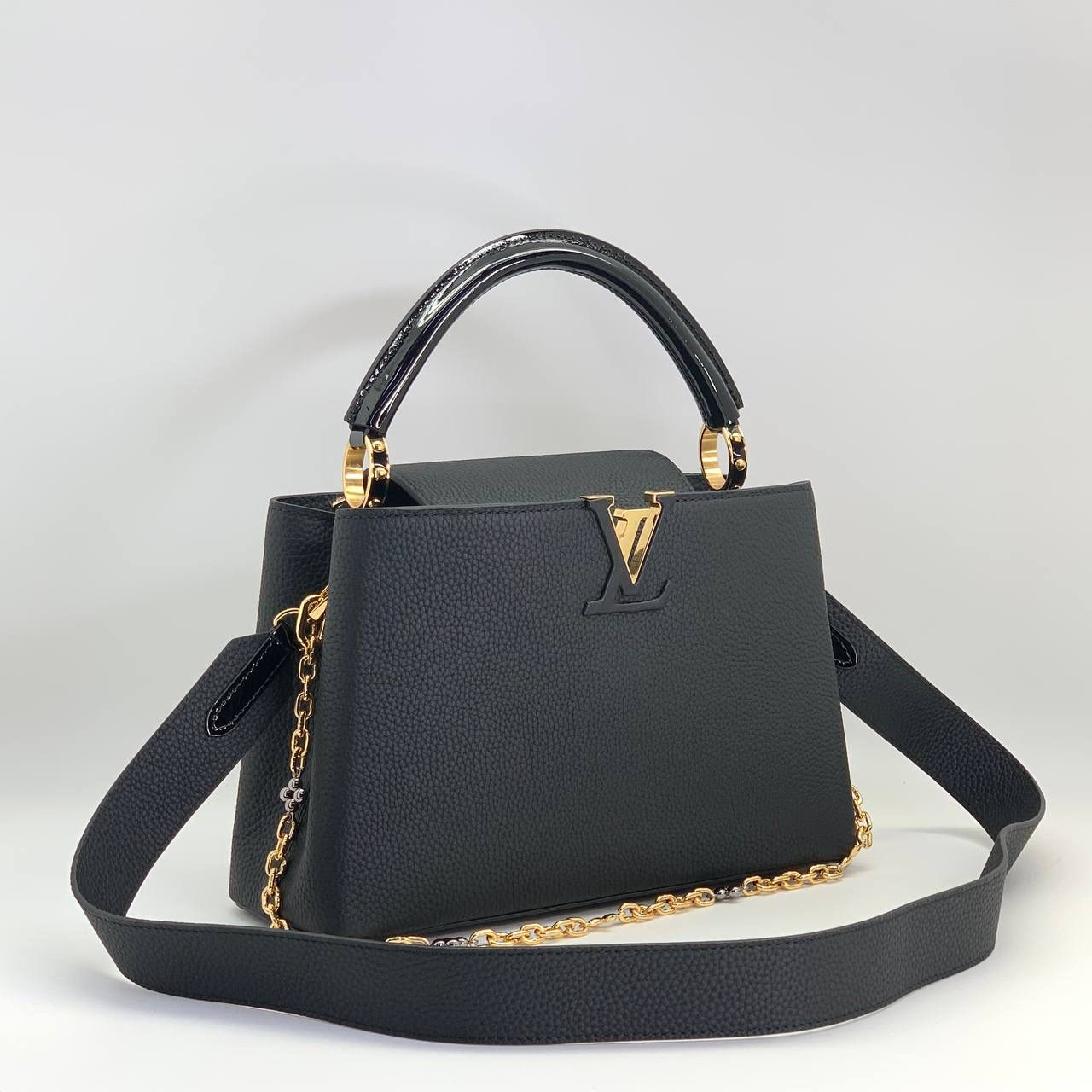 СУМКА LOUIS VUITTO CAPUCINES детальное фото