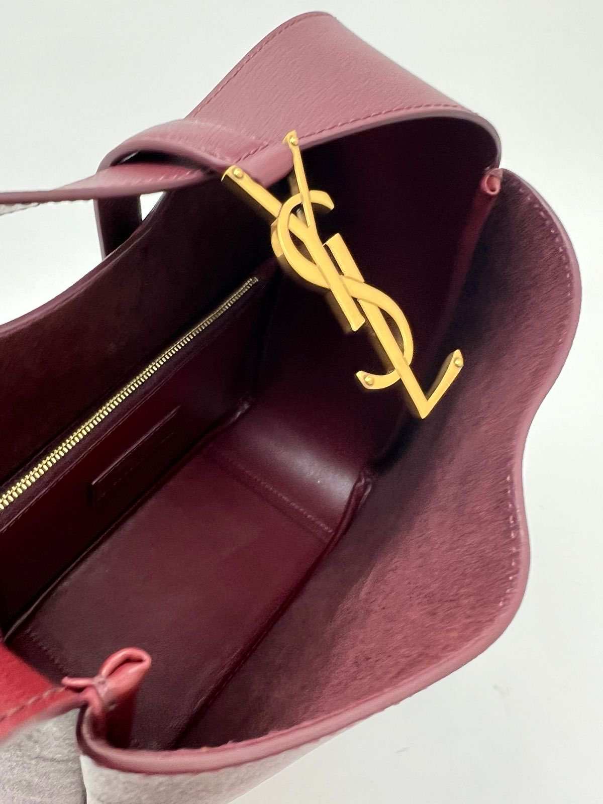 СУМКА SAINT LAURENT детальное фото