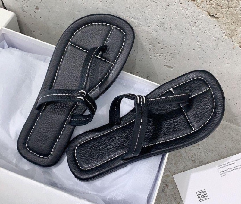 ШЛЕПКИ TOTEME фото