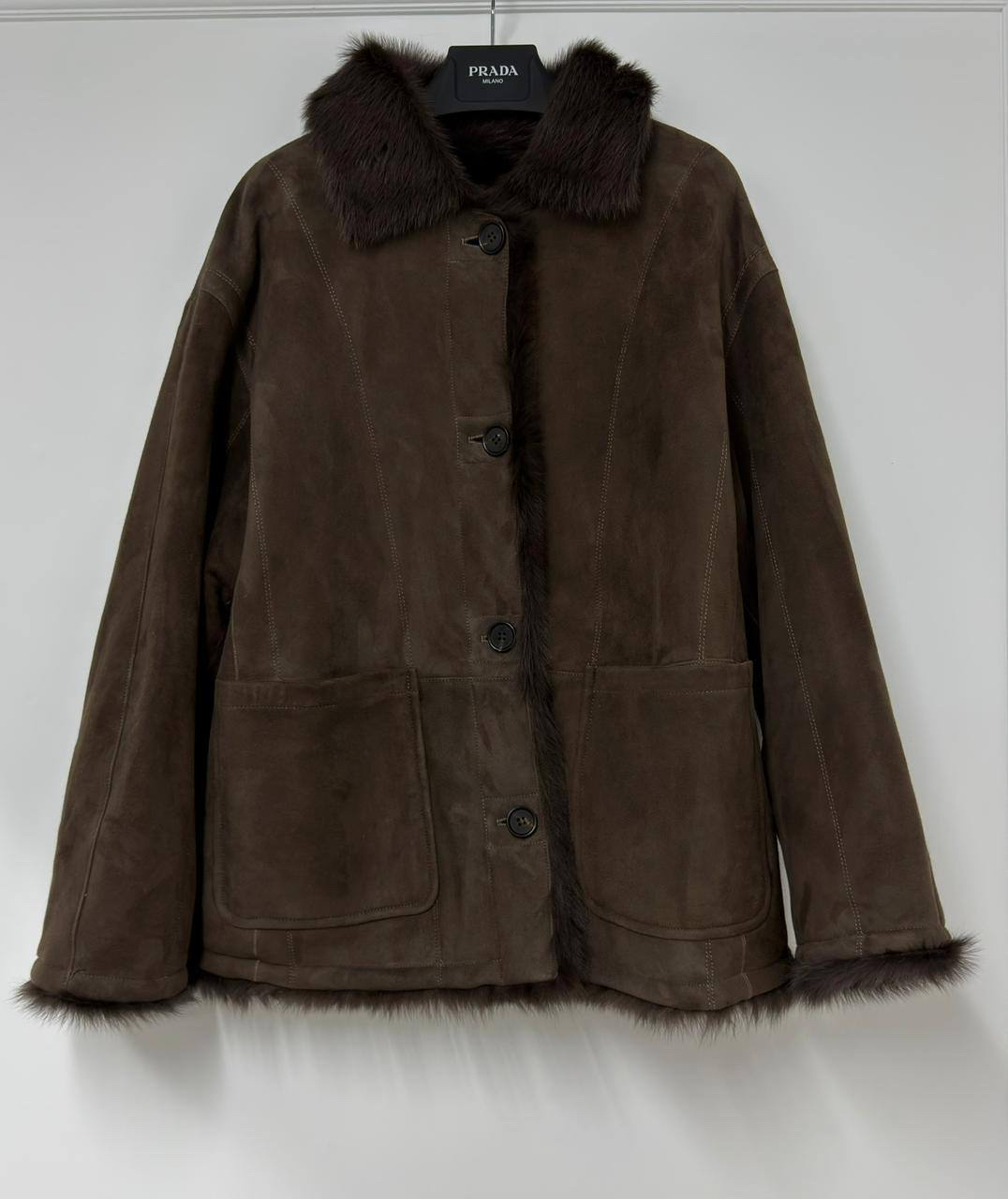 ДУБЛЕНКА PRADA детальное фото