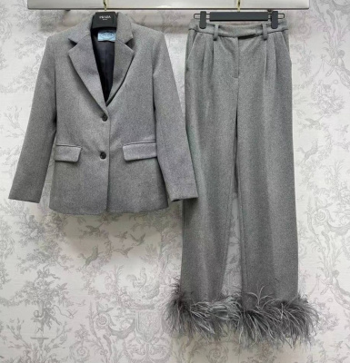 КОСТЮМ PRADA фото