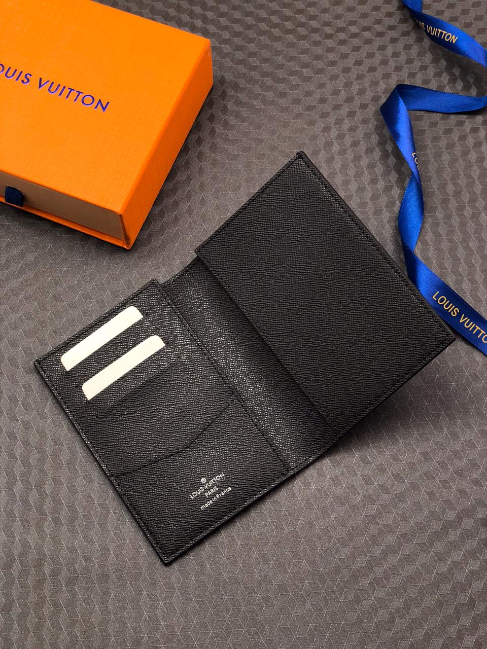 ОБЛОЖКА НА ПАСПОРТ LOUIS VUITTON детальное фото