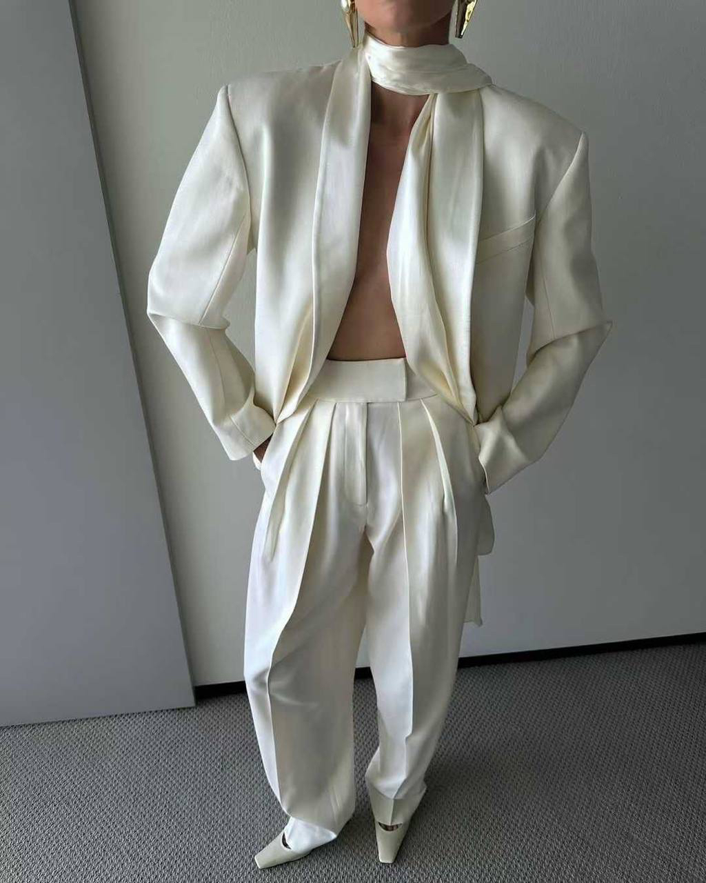 КОСТЮМ HELSA детальное фото