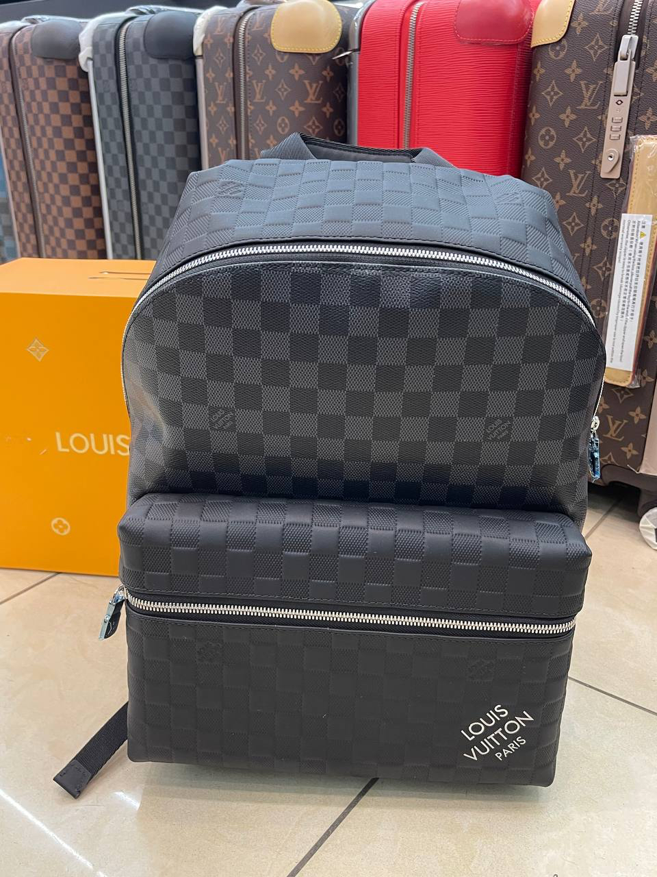МУЖСКОЙ РЮКЗАК LOUIS VUITTON детальное фото