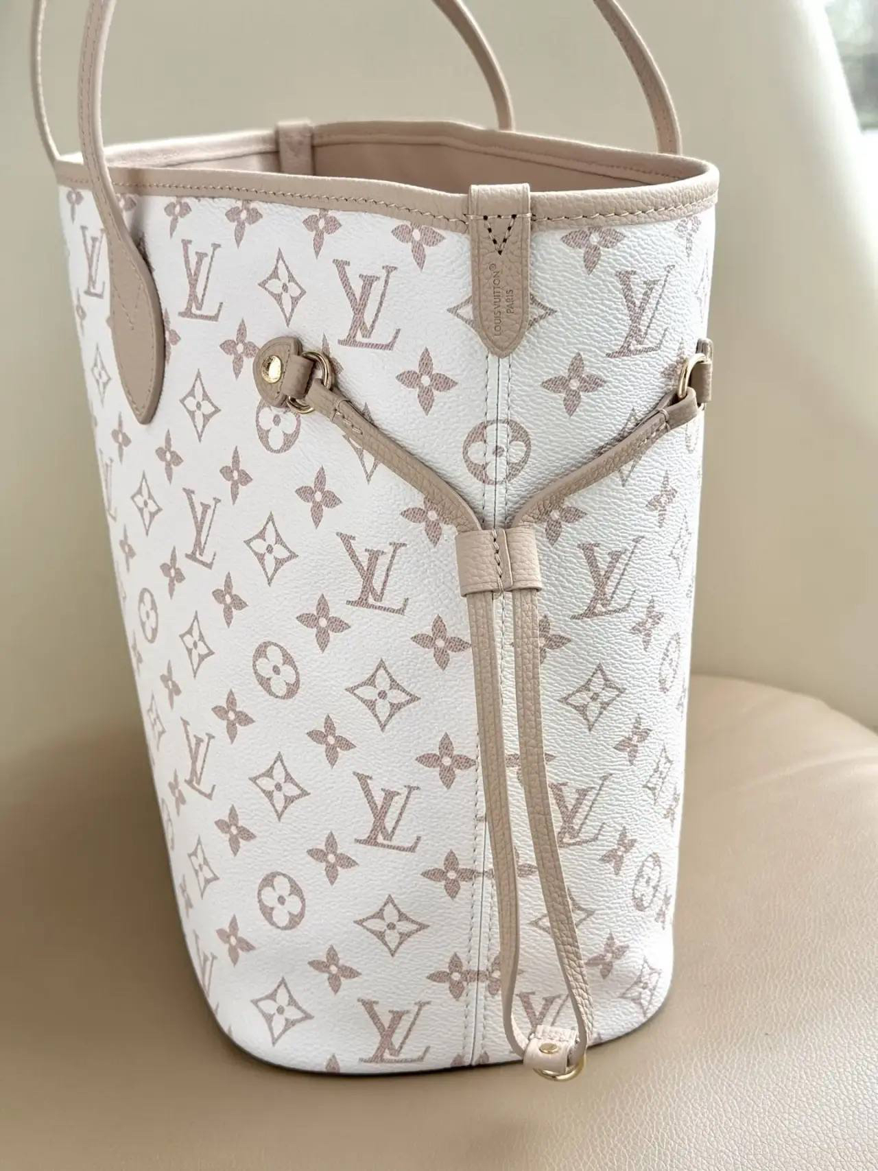 СУМКА LOUIS VUITTON NEVERFULL детальное фото