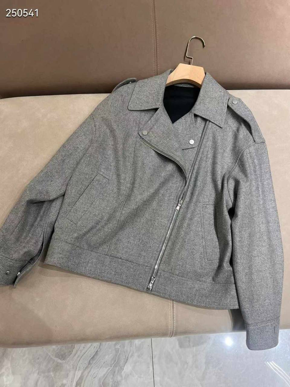 КУРТКА BRUNELLO CUCINELLI детальное фото