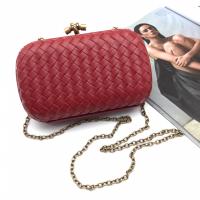 КЛАТЧ BOTTEGA VENETA CHAIN KNOT фото