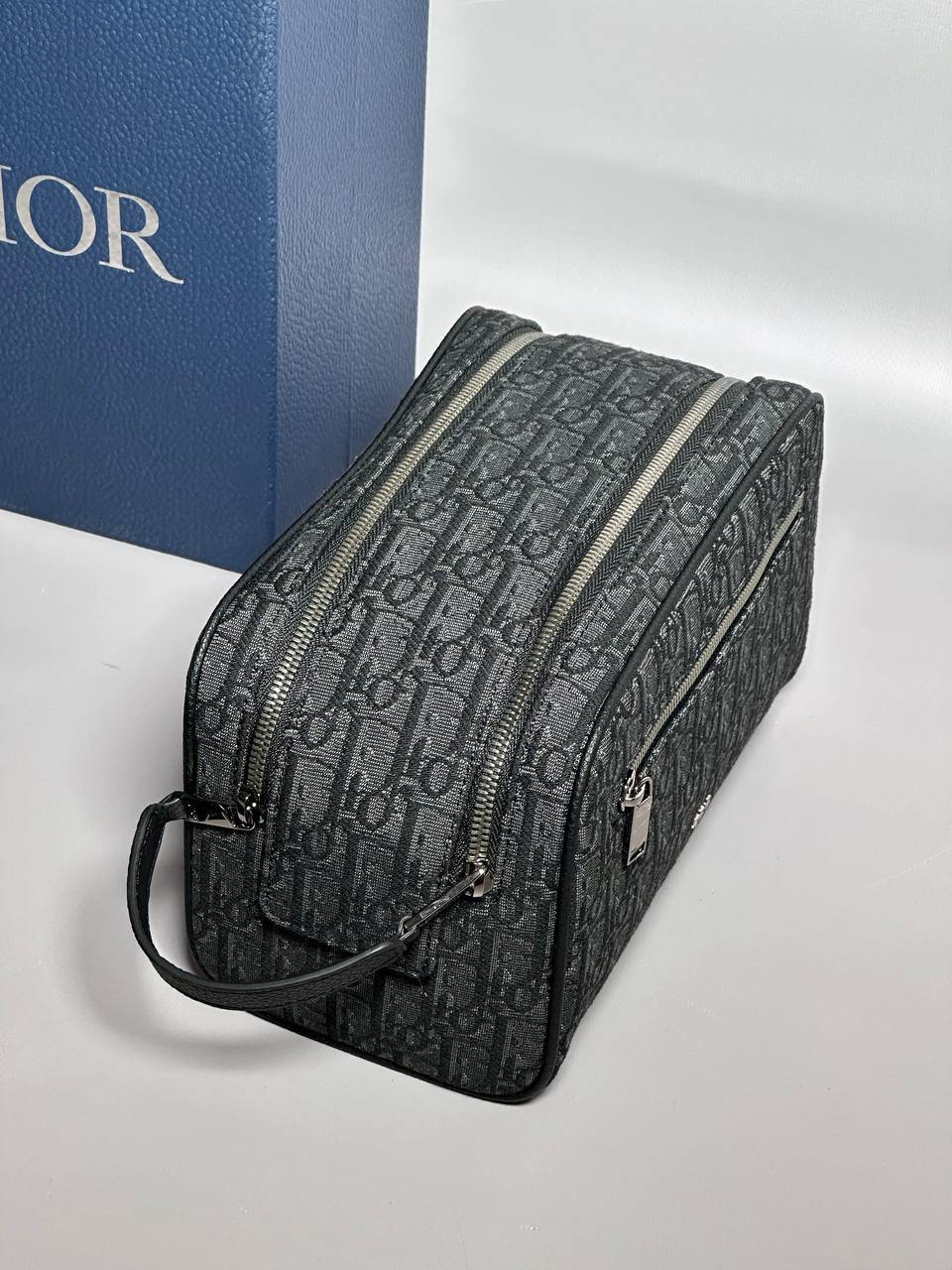 МУЖСКОЙ НЕСЕССЕР КОСМЕТИЧКА CHRISTIAN DIOR детальное фото