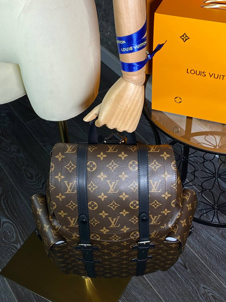 МУЖСКОЙ РЮКЗАК LOUIS VUITTON детальное фото