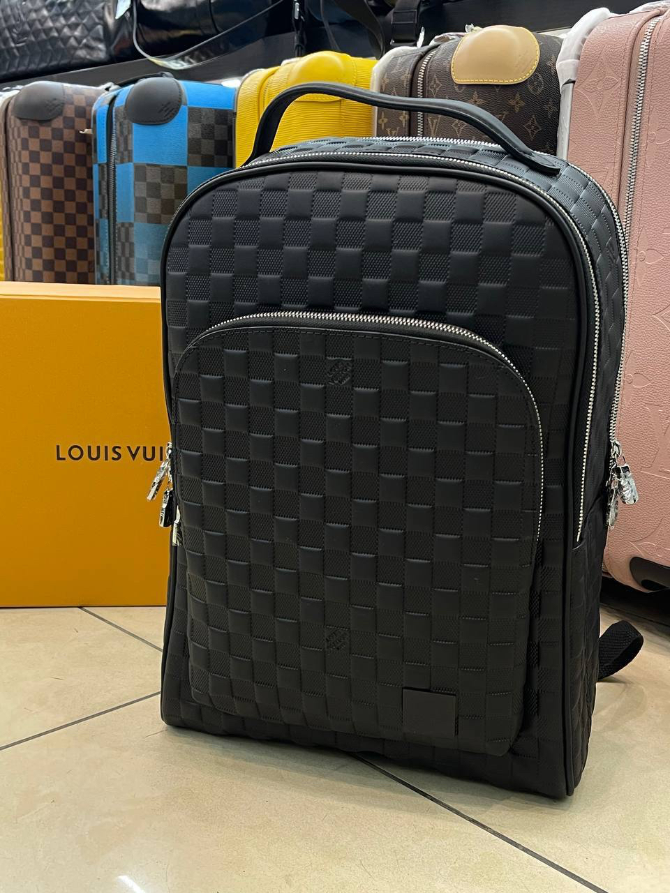 МУЖСКОЙ РЮКЗАК LOUIS VUITTON детальное фото